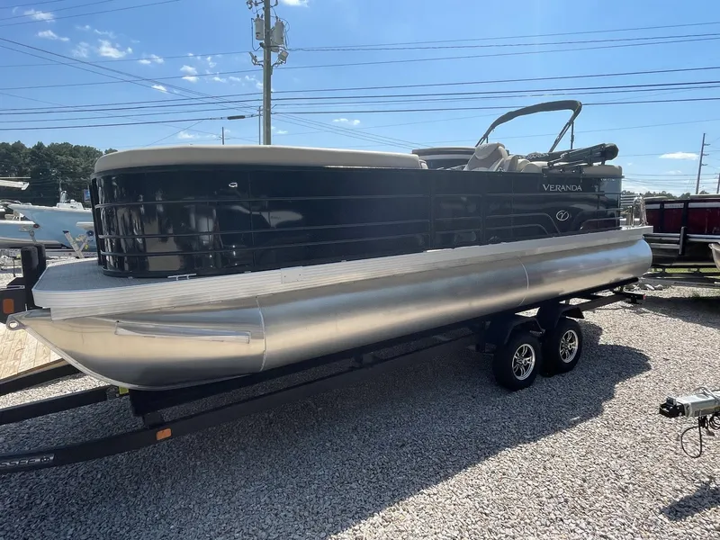 Slide: The Image of Veranda Vista View Series 22 RC 2025 - 10