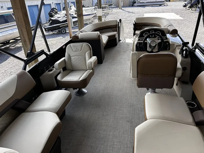 Slide: The Image of Lowe SS 210 2026 - 11