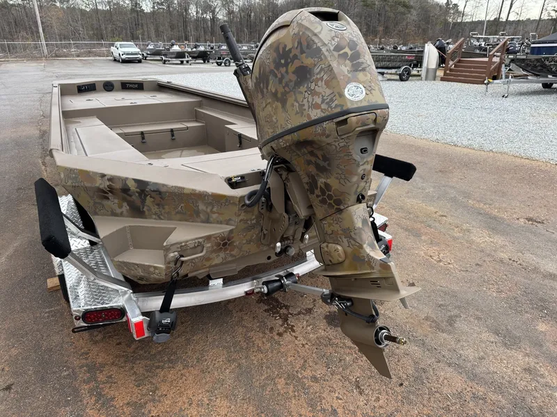 Slide: The Image of Thor Fish Hammer WITH LIVEWELL-YAMAHA 60 2026 - 7