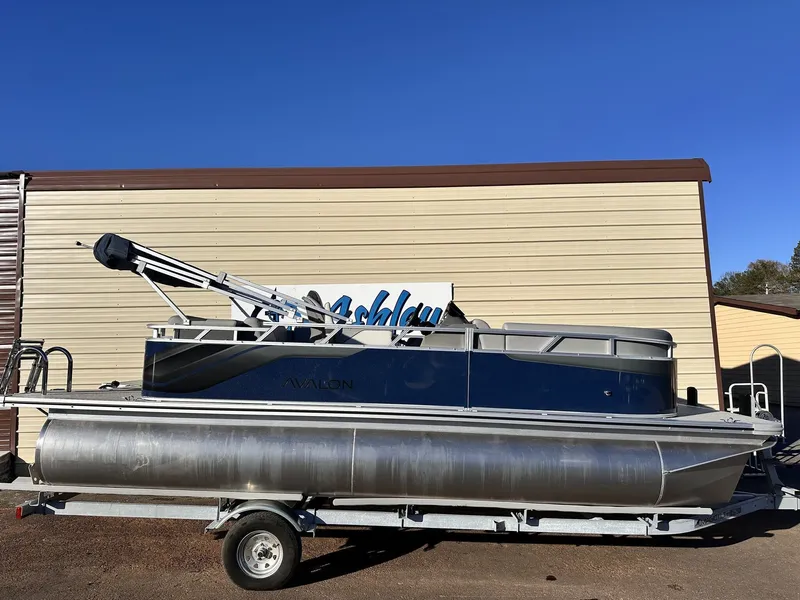 The Image of Avalon Venture Cruise - 21' 2026 - 1