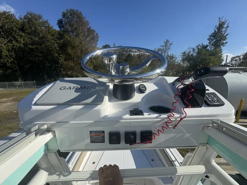 Slide: The Image of Everglades 243 CC with Tower 2020 - 15