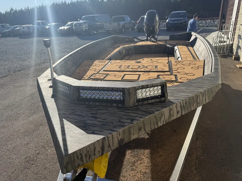 Slide: The Image of Excel 183 Tomahawk 2026 - 7