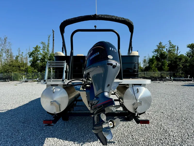 Slide: The Image of Veranda Vista View Series 22 RC 2025 - 3