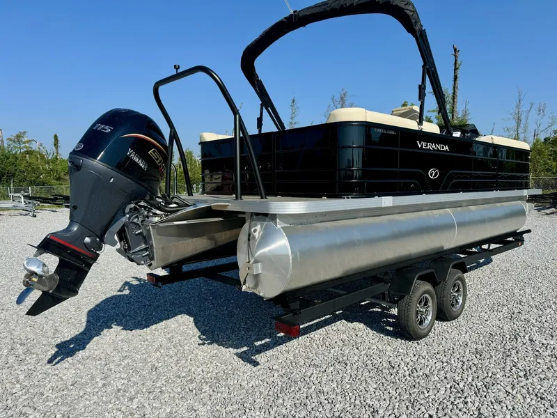 Slide: The Image of Veranda Vista View Series 22 RC 2025 - 4