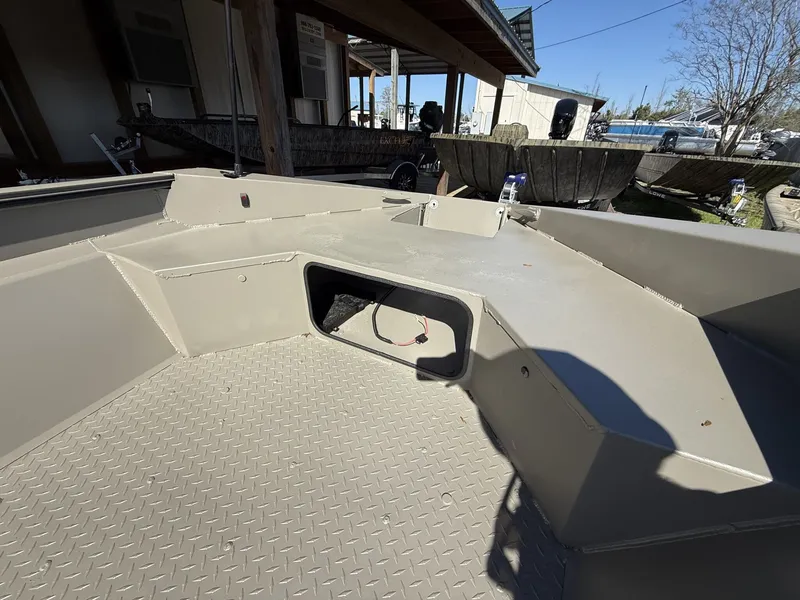 Slide: The Image of Edge Boats Sportsman Series 656DB MID DECK 2026 - 5