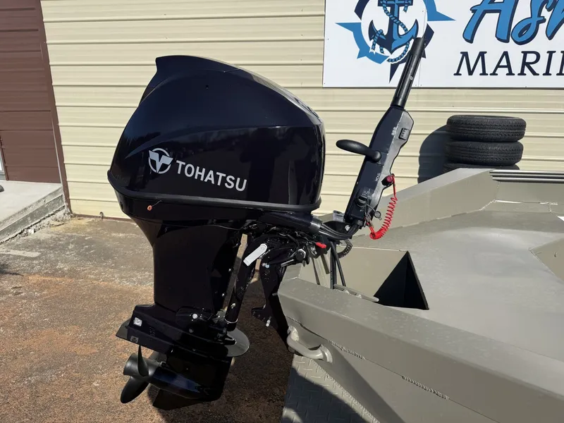 Slide: The Image of Edge Duck Boats Sportsman Series 656DB MID DECK 2026 - 7