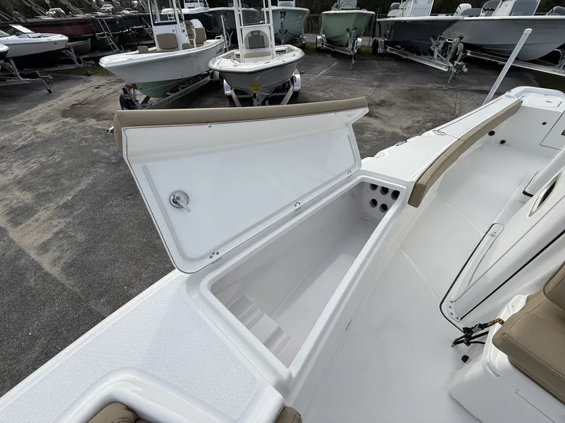 Slide: The Image of Blazer Bay Makaira 2600 2026 - 6