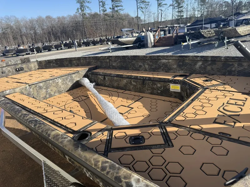 Slide: The Image of Excel 183 Tomahawk 2026 - 4