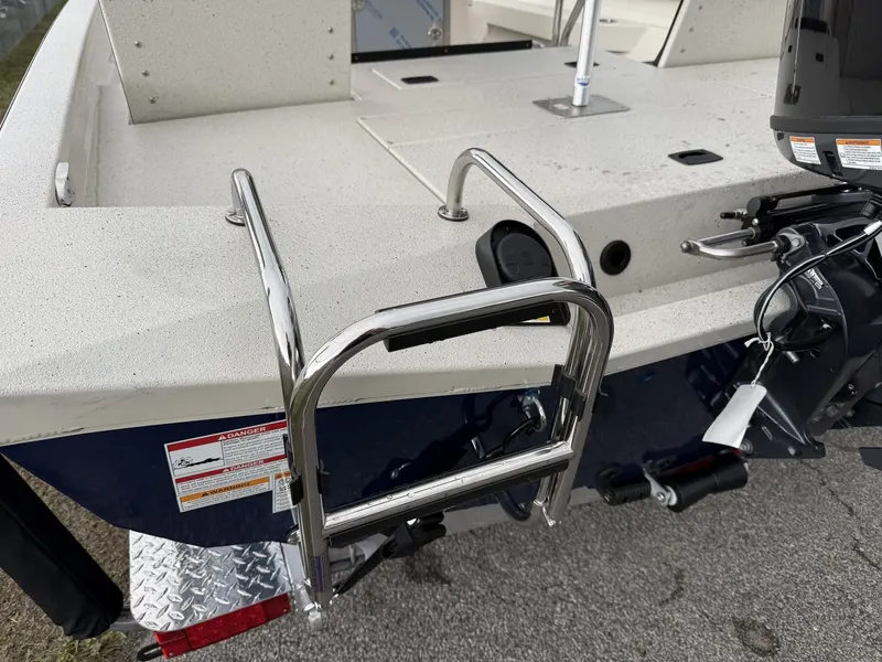 Slide: The Image of Xpress Hyper-Lift Bay Series H20 BAY W/ HYD STEERING 2026 - 6