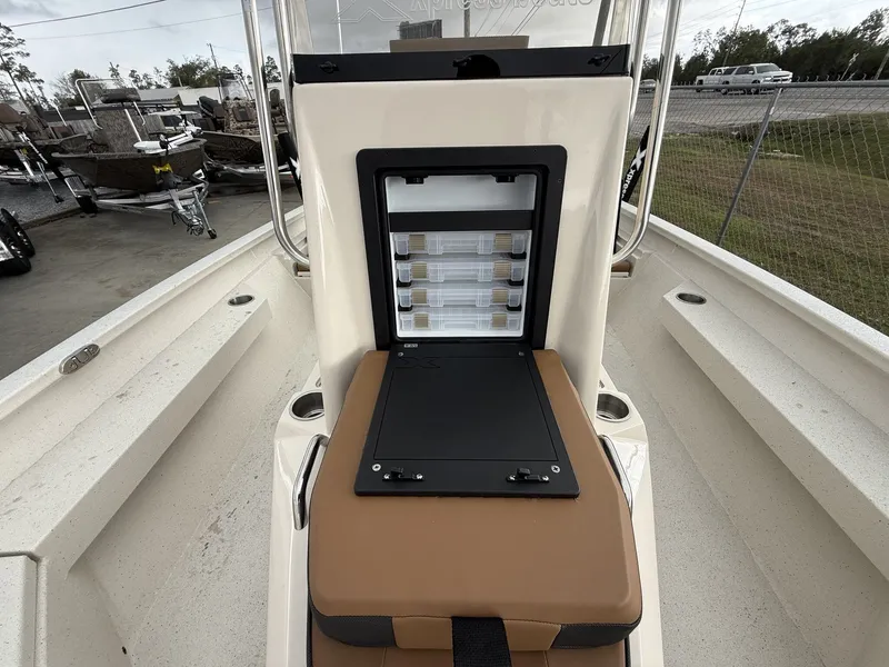 Slide: The Image of Xpress Hyper-Lift Bay Series H20 BAY W/ HYD STEERING 2026 - 7