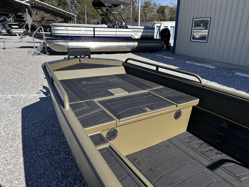 Slide: The Image of Gator-Tail Savage Series 1750 WITH GTR 40 2026 - 8