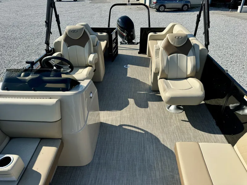 Slide: The Image of Veranda Vista View Series 22 RC 2025 - 6