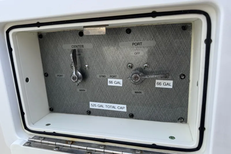 Slide: The Image of Fuel control panel of 2018 HCB 39 Speciale, showing 525-gallon total capacity. - 23