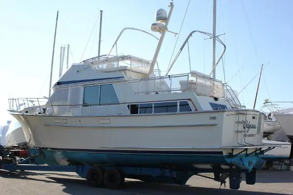Slide: The Image of Tollycraft 43 Cockpit Motor Yacht 1985 - 5
