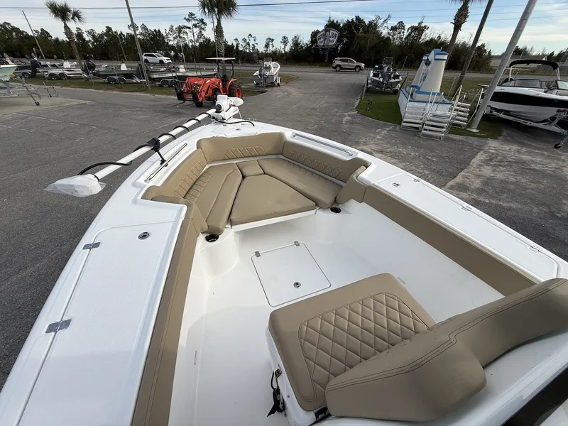 Slide: The Image of Blazer Bay Makaira 2600 2026 - 9