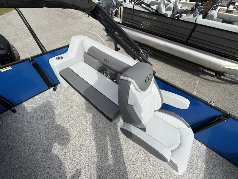 Slide: The Image of Veranda Vista View Series 20RC-BITOON-115HP 2026 - 6