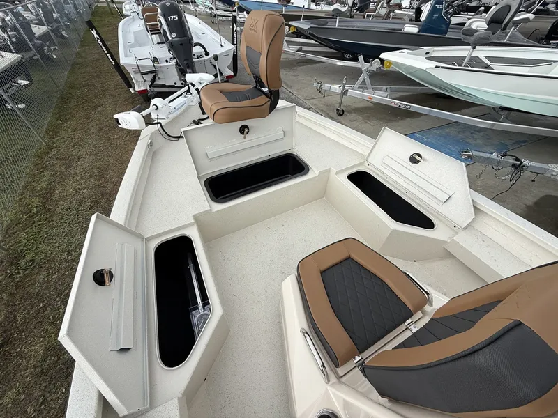 Slide: The Image of Xpress Hyper-Lift Bay Series H20 BAY W/ HYD STEERING 2026 - 10