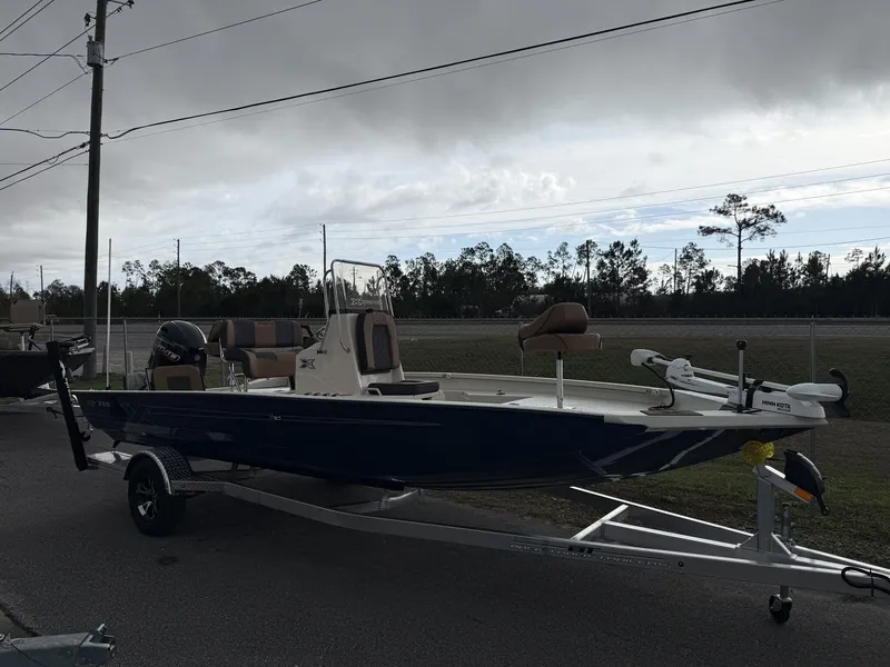 Slide: The Image of Xpress Hyper-Lift Bay Series H20 BAY W/ HYD STEERING 2026 - 3