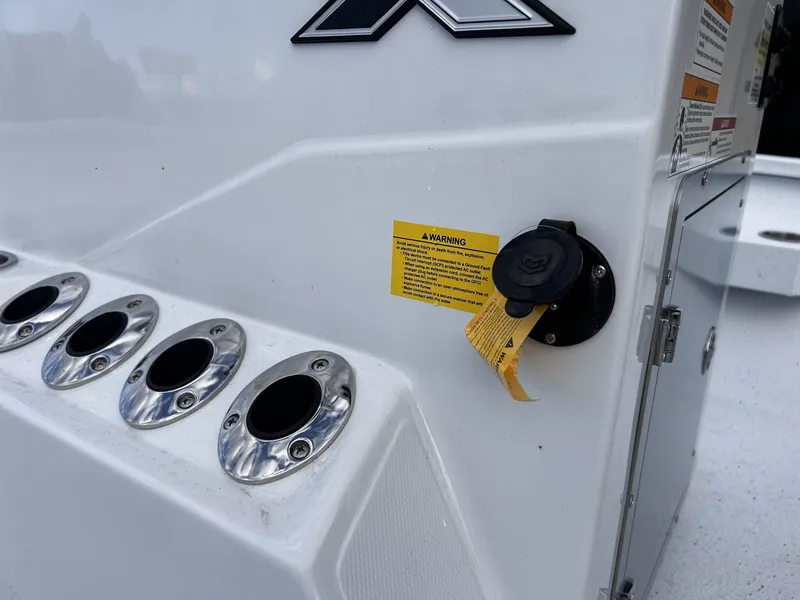 Slide: The Image of Xpress Hyper-Lift Series H22B-200HP 2026 - 12