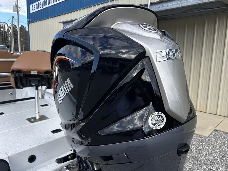 Slide: The Image of Xpress Hyper-Lift Series H22B-200HP 2026 - 8