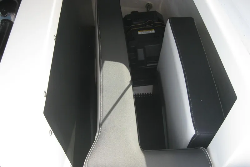 Slide: The Image of 2024 Monterey M-22 engine, featuring a 4.5L Mercury 250 horsepower motor. - 10