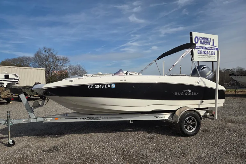 The Image of 2022 NauticStar 193 SC boat on trailer at O'Connell Marine dealership. - 0