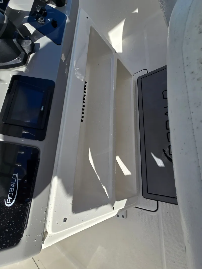 Slide: The Image of Interior view of 2022 Robalo R272 Center Console boat. - 20