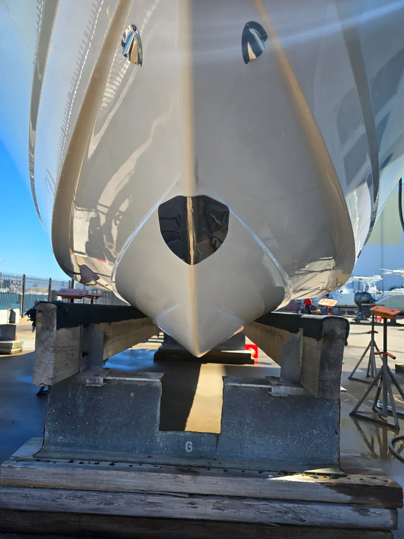 Slide: The Image of Robalo R272 Center Console 2022 on a boat lift. - 42