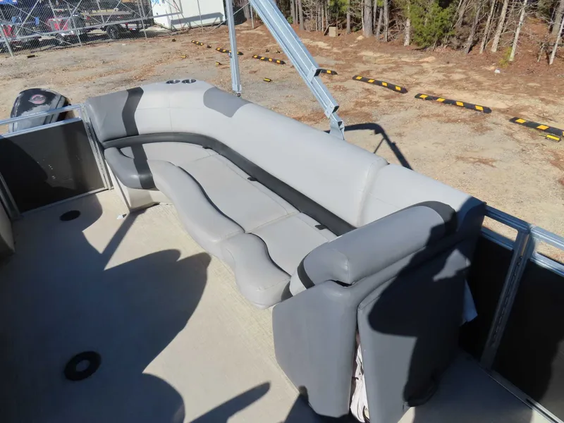 Slide: The Image of Crestliner 220 RALLY 2019 - 13