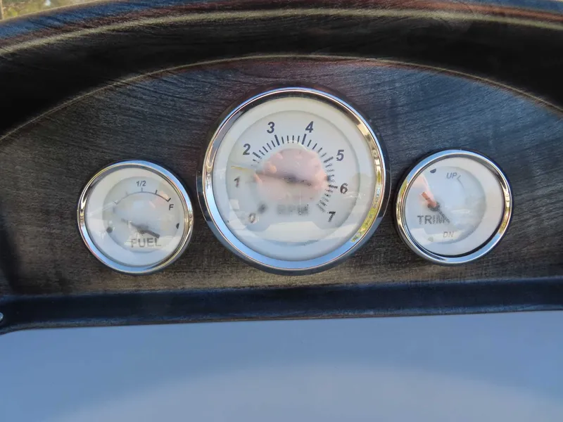 Slide: The Image of Crestliner 220 RALLY 2019 - 17