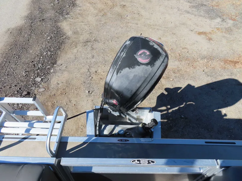 Slide: The Image of Crestliner 220 RALLY 2019 - 26