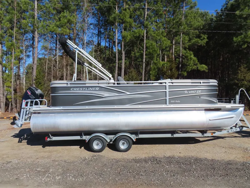 Slide: The Image of Crestliner 220 RALLY 2019 - 5