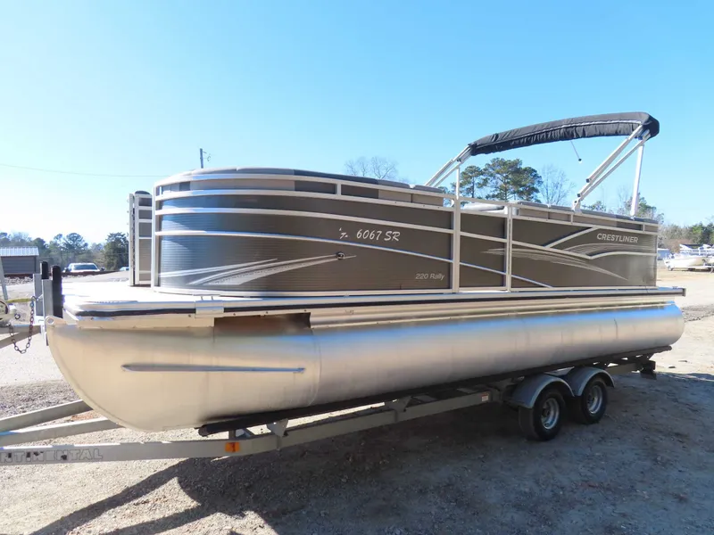 Slide: The Image of Crestliner 220 RALLY 2019 - 9