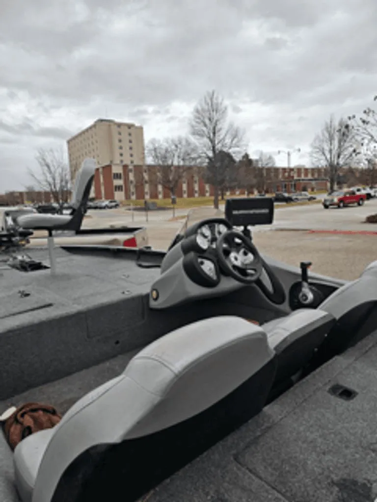 Slide: The Image of Tracker 175 TXW 2017 - 2