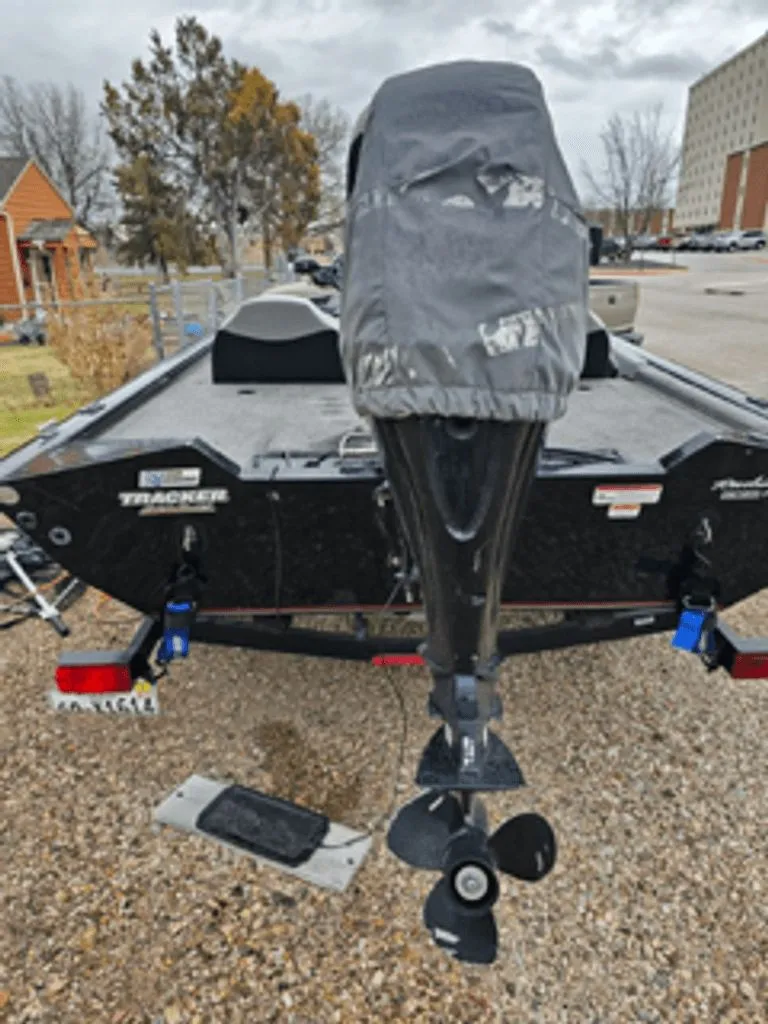 Slide: The Image of Tracker 175 TXW 2017 - 6