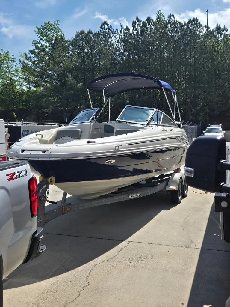 Slide: The Image of Sea Ray 200 Sundeck 2006 - 11