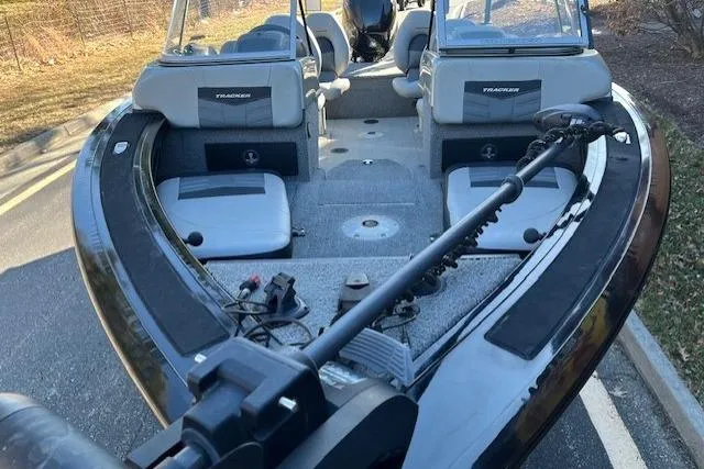 Slide: The Image of 2018 Tracker Targa 1900 boat interior with seating and equipment. - 12