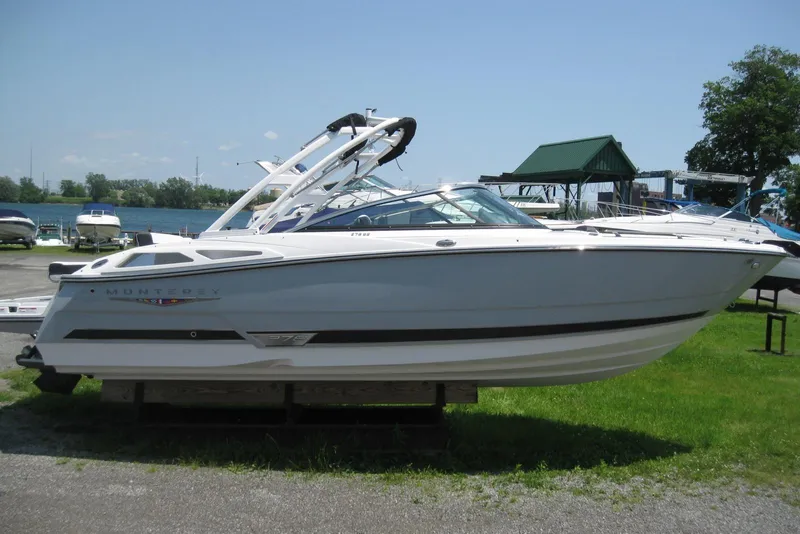 The Image of 2025 Monterey 278SS Super Sport boat in a showroom, side view. - 0