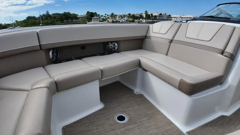 Slide: The Image of Formula 350 CBR 2016 - 11