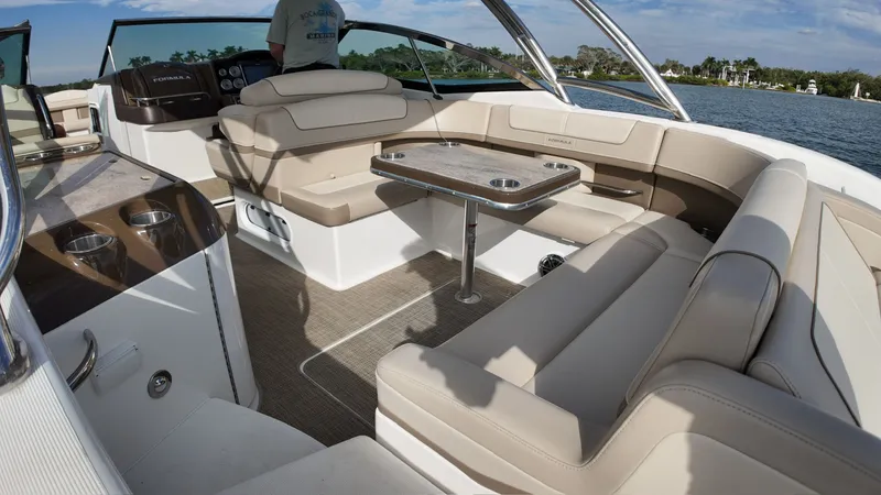 Slide: The Image of Formula 350 CBR 2016 - 21