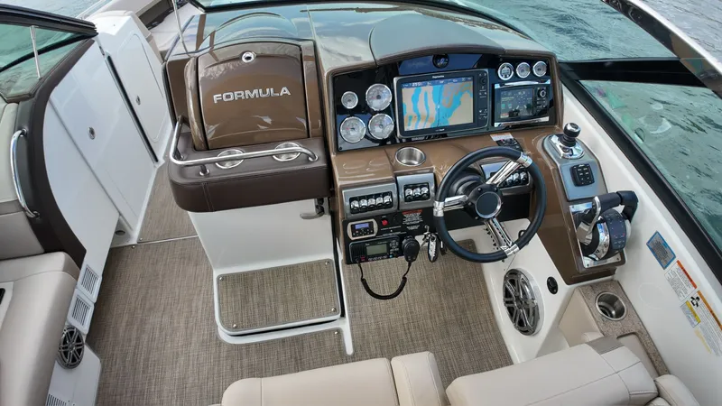 Slide: The Image of Formula 350 CBR 2016 - 22