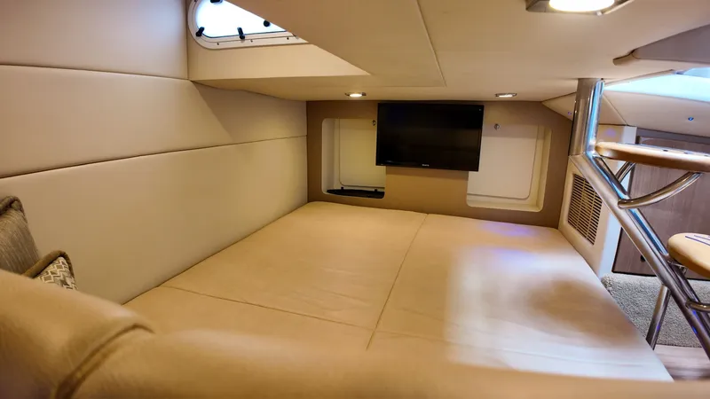 Slide: The Image of Formula 350 CBR 2016 - 32