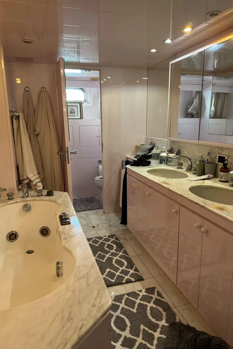 Slide: The Image of Versilcraft Challenger Motor Yacht 1990 - 56