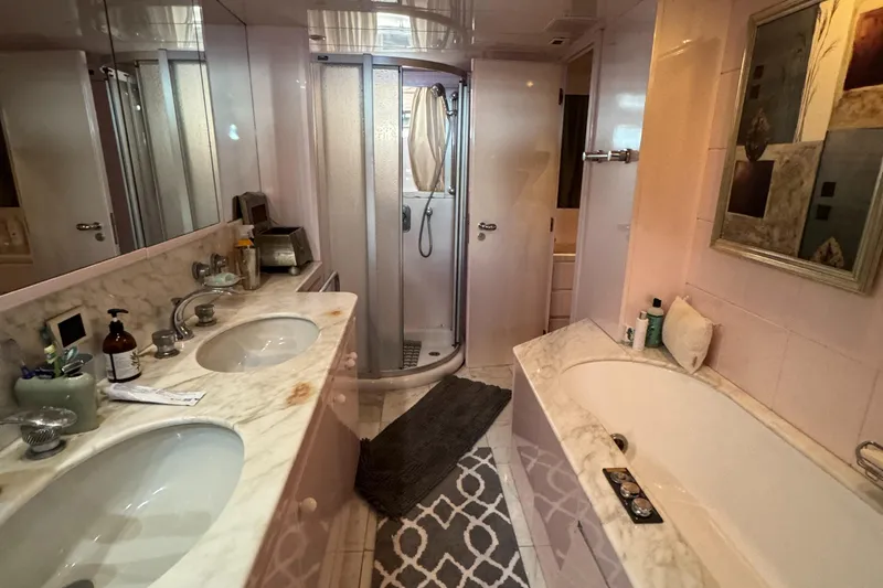 Slide: The Image of Versilcraft Challenger Motor Yacht 1990 - 58