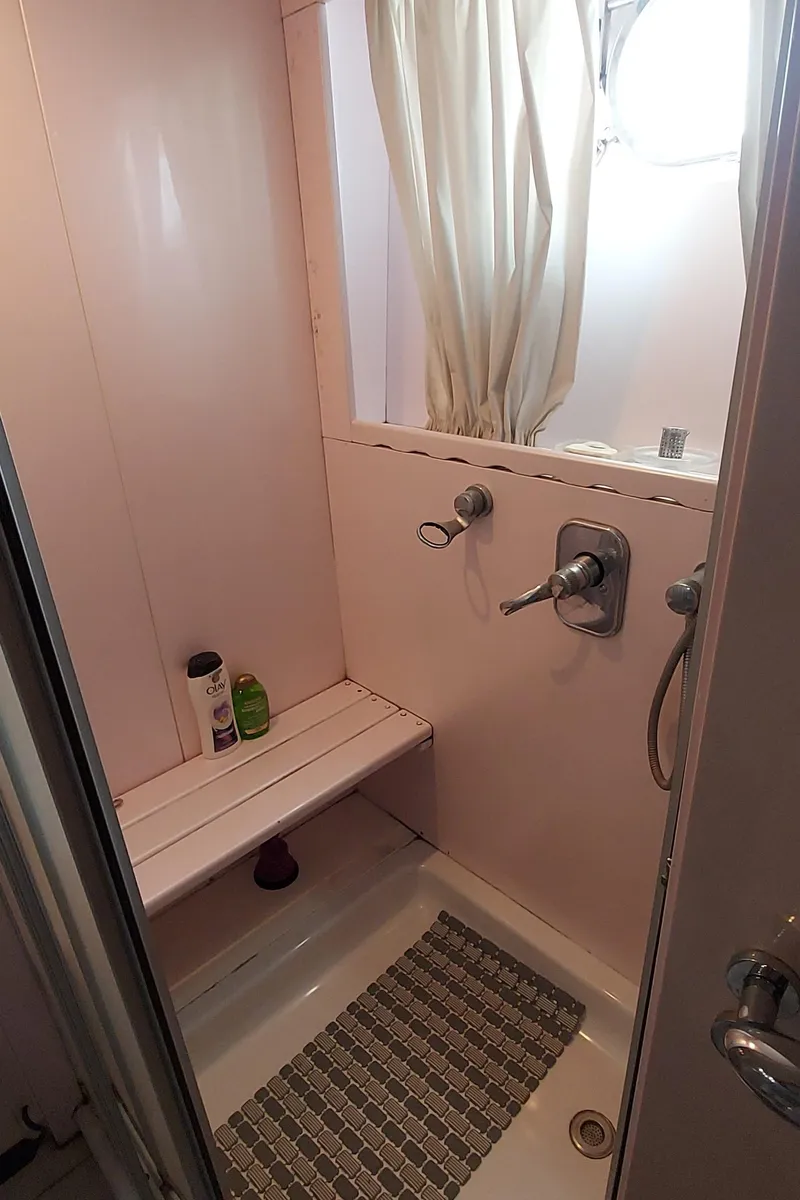 Slide: The Image of Versilcraft Challenger Motor Yacht 1990 - 60