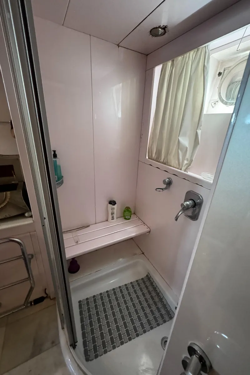 Slide: The Image of Versilcraft Challenger Motor Yacht 1990 - 61