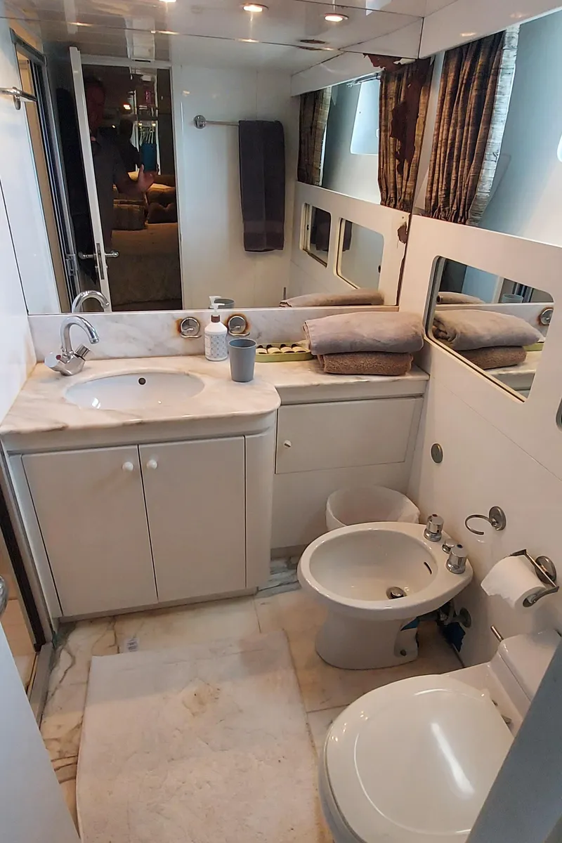 Slide: The Image of Versilcraft Challenger Motor Yacht 1990 - 72