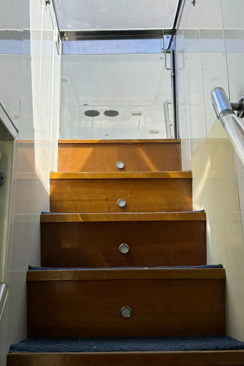 Slide: The Image of Versilcraft Challenger Motor Yacht 1990 - 74