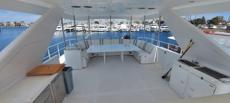 Slide: The Image of Versilcraft Challenger Motor Yacht 1990 - 75