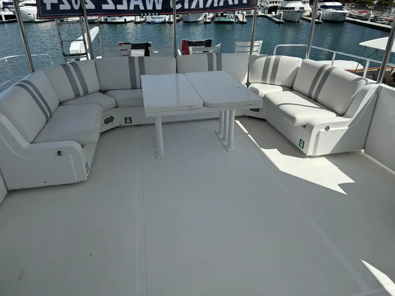 Slide: The Image of Versilcraft Challenger Motor Yacht 1990 - 76